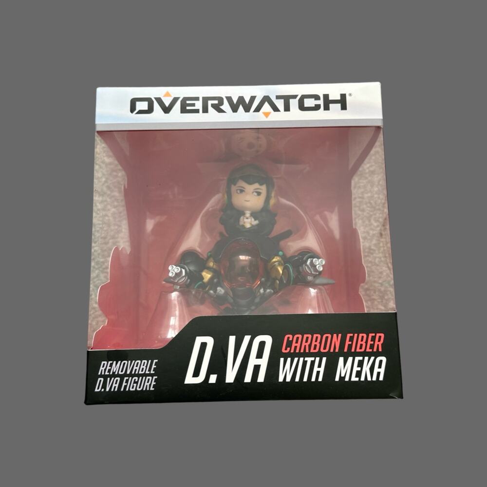 U.C.C. Overwatch D.Va Carbon Fiber with Meka Figurine